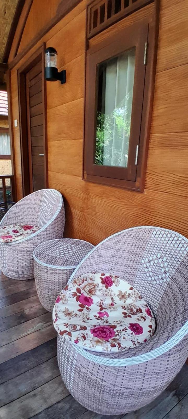 比达拉小屋旅馆 Labuhan Pandan 外观 照片